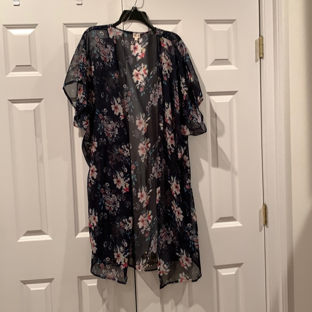 Dizzy Gal Kimono